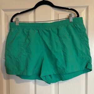 Columbia women’s teal 3” inseam athletic shorts size XL